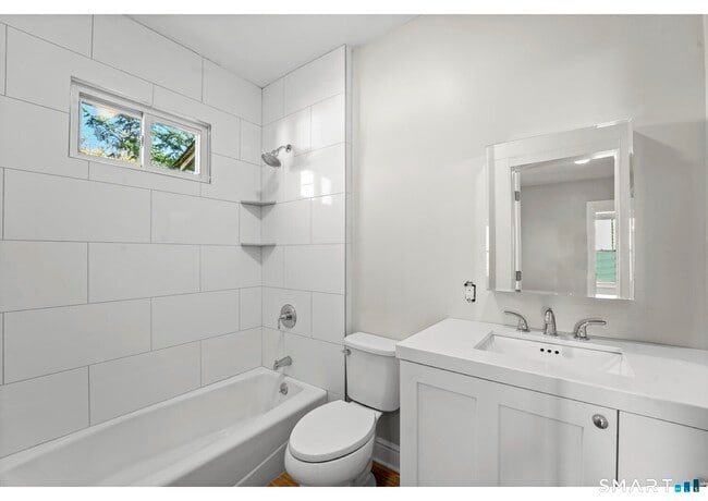 Photo - 45 New St Unit A