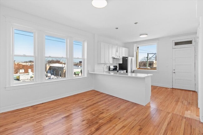 Photo - 4343 N Spaulding Ave Unit 2