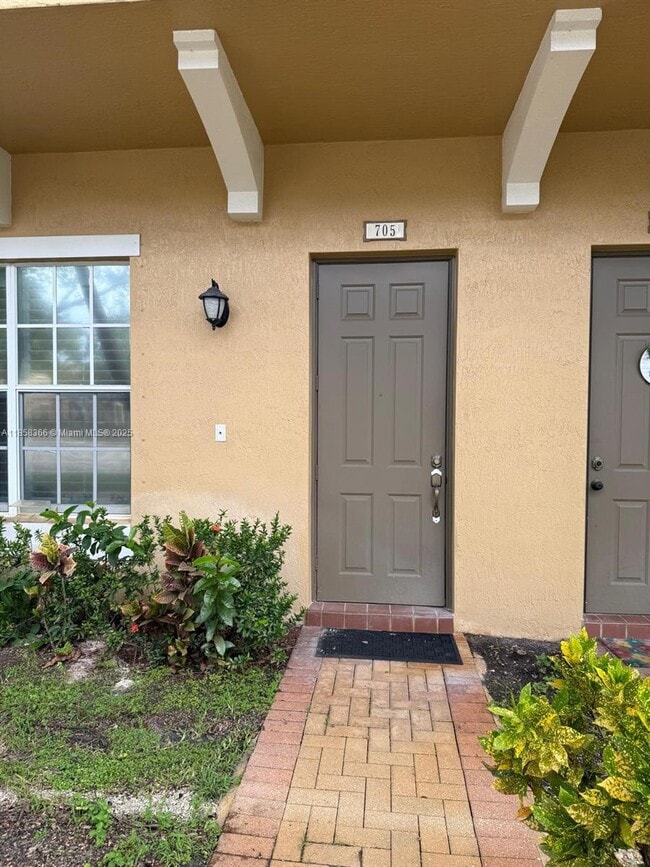 Building Photo - 705 SW 147th Ave Rental