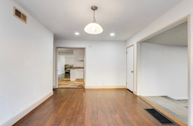 Photo - 1654 Hemlock St