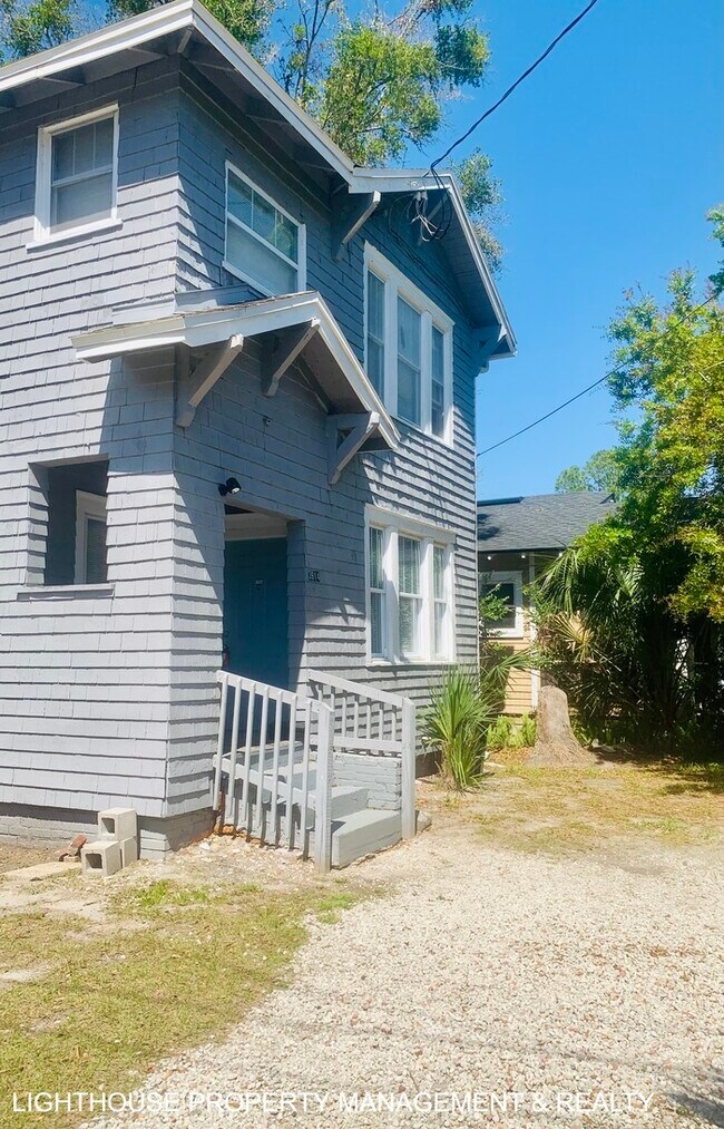 Photo - Bright & Delightful 2 Bed/1 Bath Townhome!