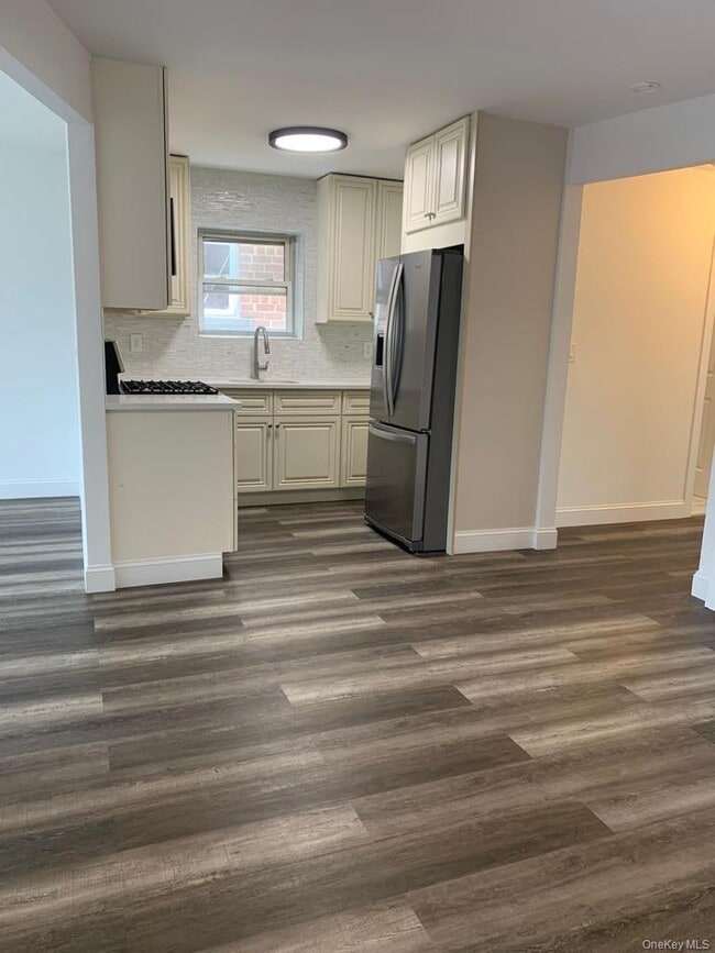 Photo - 4410 Baychester Ave Unidad 1