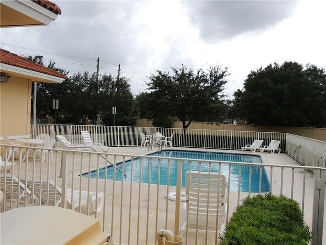 Photo - 9905 Westwood Dr Unidad 163