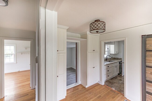 Photo - COMING SOON! Charming 3 bedroom 1 bathroom for rent!