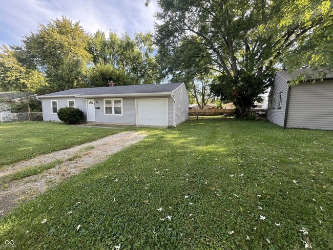 3831 Bennett Dr