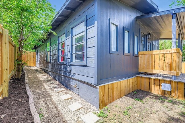 Photo - 1428 Webberville Rd