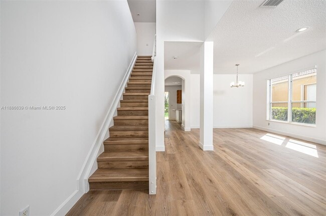 Photo - 19282 Seneca Ave