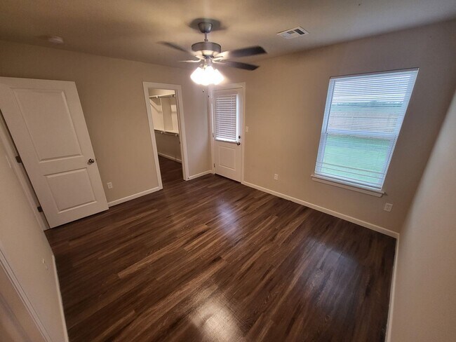 Photo - 3 bed, 2 bath, 2 car garage - Wagoner
