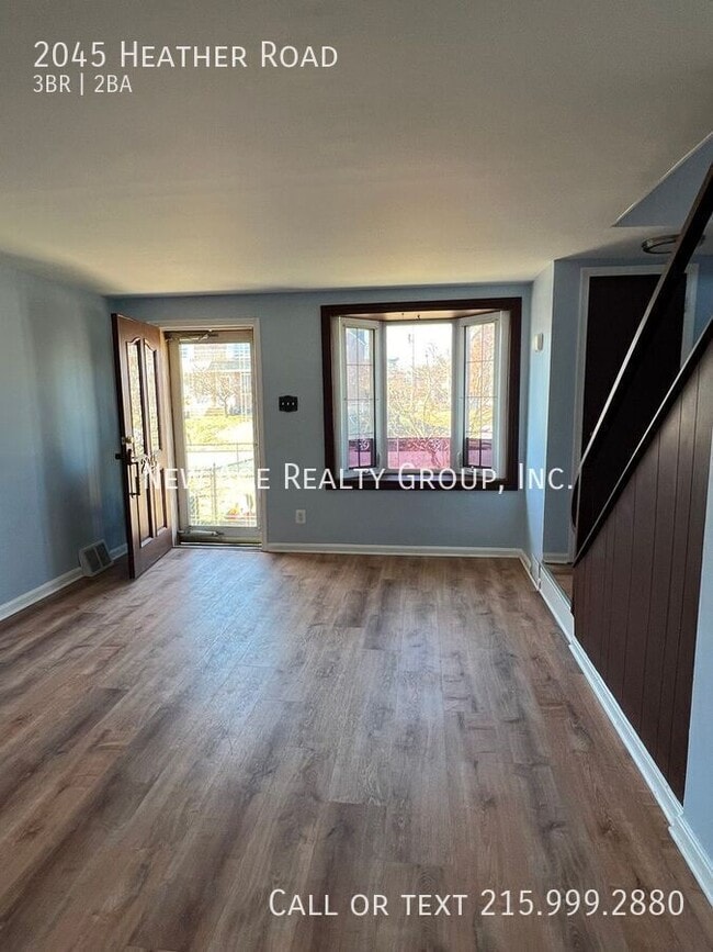 Photo - 2045 Heather Rd