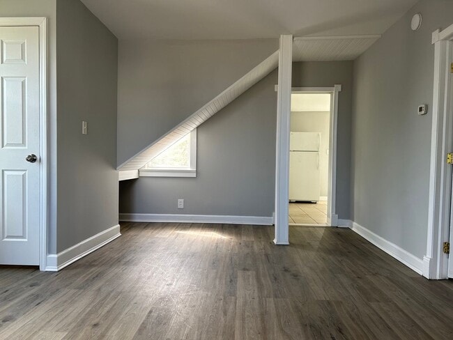 Photo - Charming 2 bedroom 1 bathroom, recently renovated single family home
