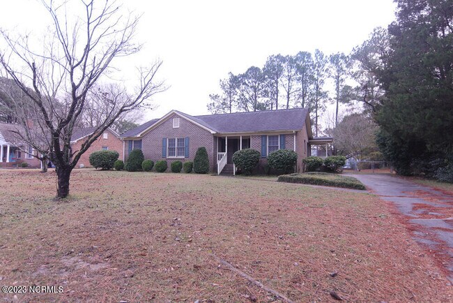 Photo - 410 King Arthur Rd House