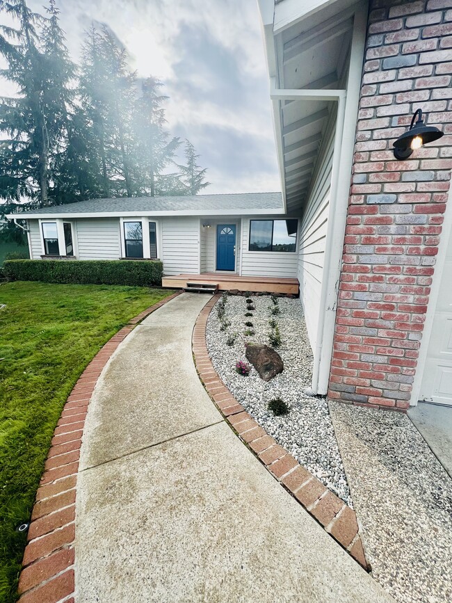 Photo - 3642 Larkspur Ln