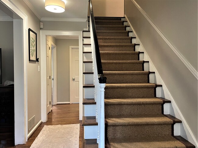 Photo - 4044 Emma Ln NE