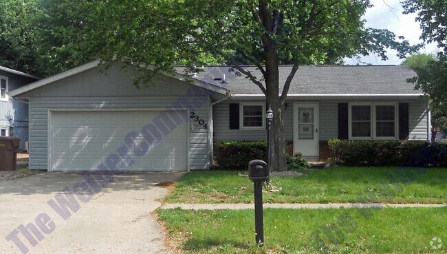 Building Photo - Now renting for August 1st! Rental