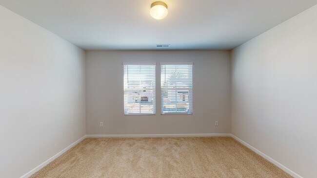 Photo - 129 Maple Tree Ln