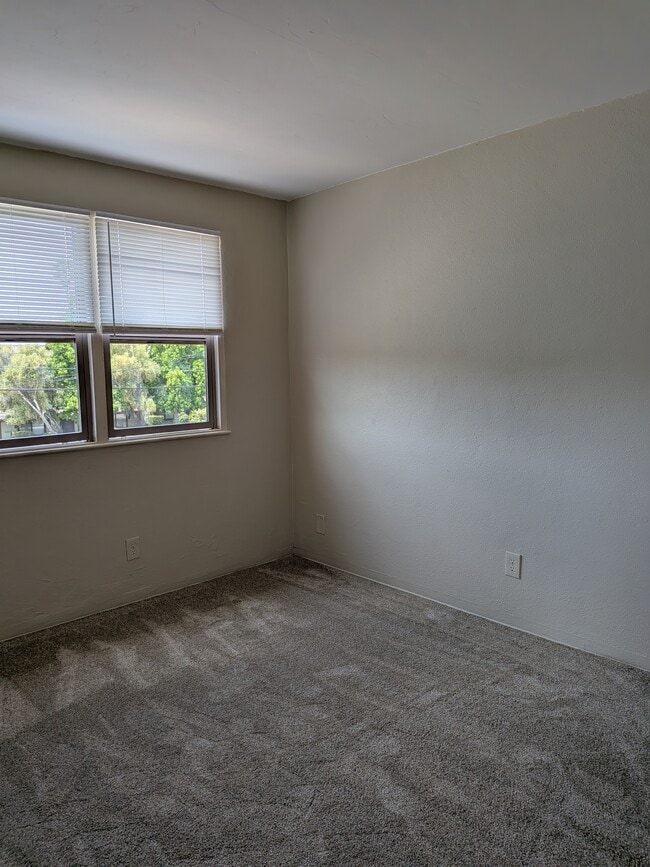Bedroom 2 - 610 Union Ave Unit E