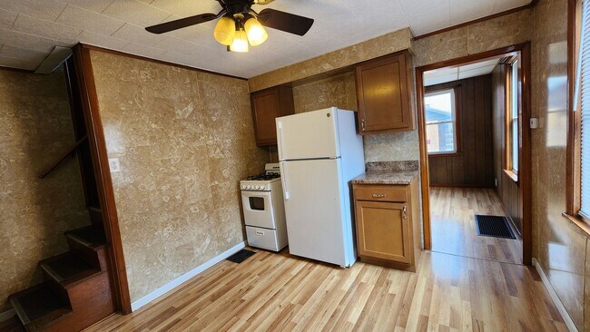 Photo - Fallowfield Ave Duplex Unidad Rear