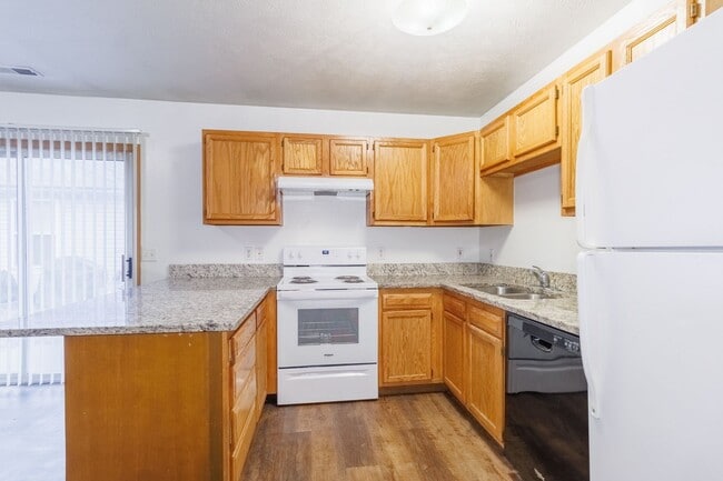 Photo - 520-522 Lamont Unit 520