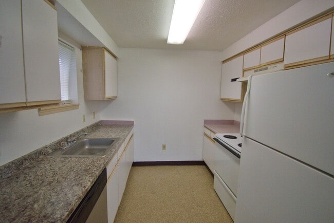 Photo - 3 Bedroom 1 Bath Upstairs Apartment Unit 2