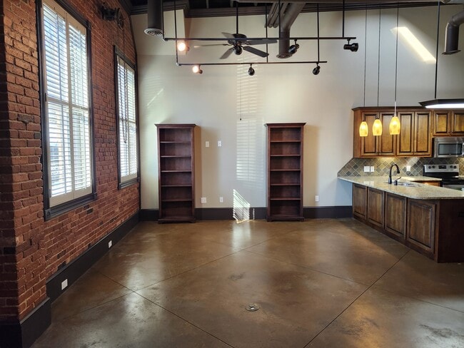 Photo - 380 N Goldthwaite St