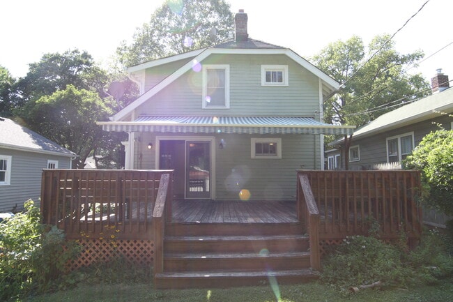 Photo - 5623 Winthrop Avenue