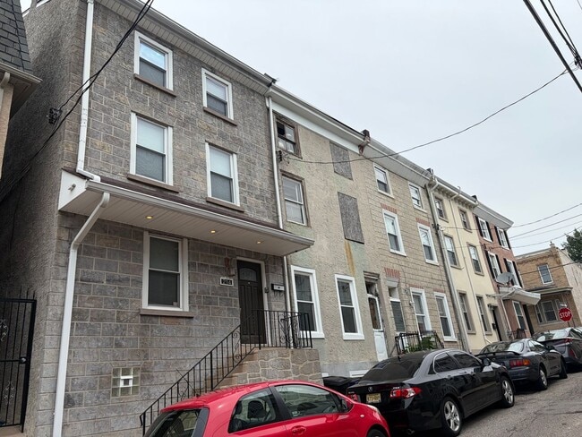 Building Photo - Modern Manayunk Living | 3 Bed • 2.5 Bath Rowhome with Private Rooftop Deck