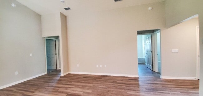 Photo - 4-Bedroom, 2-Bathroom in Winter Haven