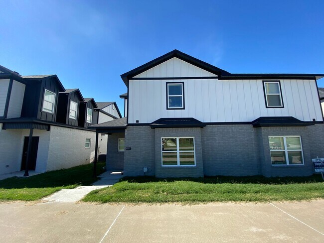 Photo - 877 S Rupple Rd Unidad 877-1