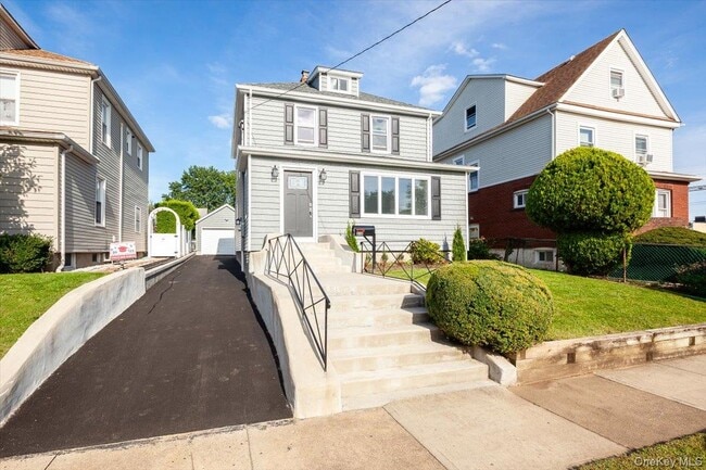 Photo - 310 Columbus Pkwy
