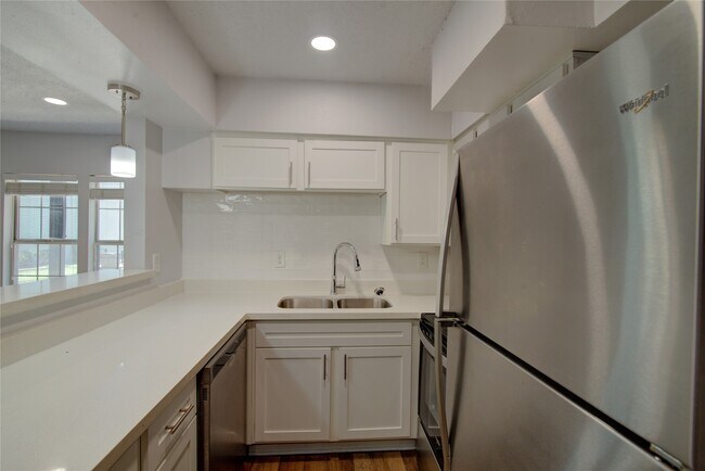 Photo - 800 Heights Blvd