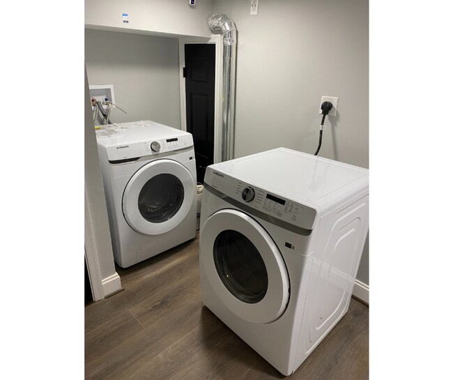 Photo - 3908 Claremont St