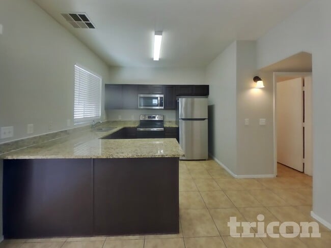 Photo - 3921 W Irwin Ave