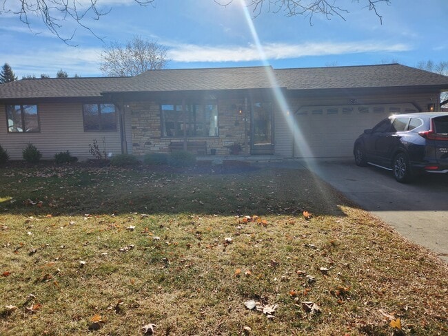 Building Photo - 3085 Summer Pl Unit 3085 Summer Pl Apt B