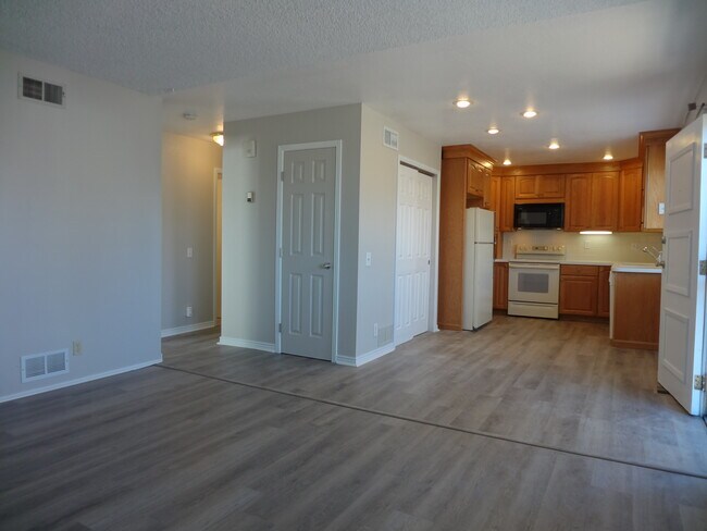 Photo - 9005 E Lehigh Ave