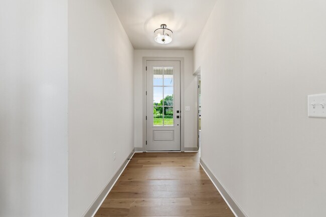 Photo - 1041 Whistler St