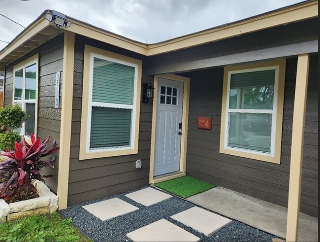 Building Photo - 3710 Dreyfus St Rental