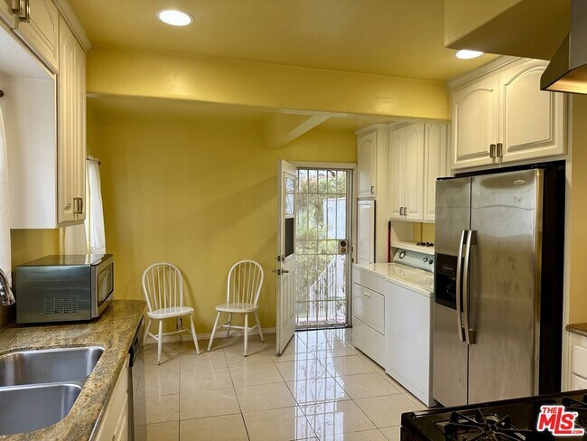 Photo - 1252 Burnside Ave