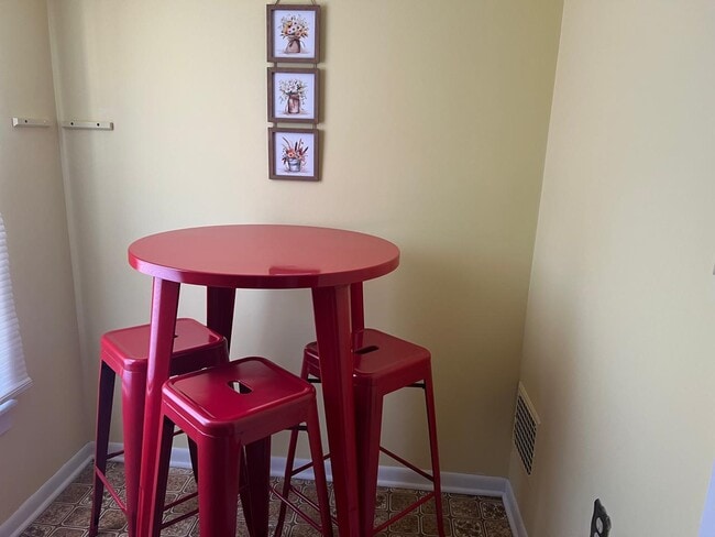 Photo - 609 6th St Unit 2