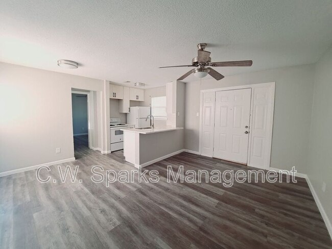 Photo - 817 Bluebird Dr