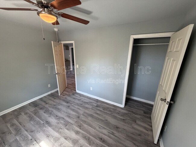 Photo - 1129 E Grand Ave