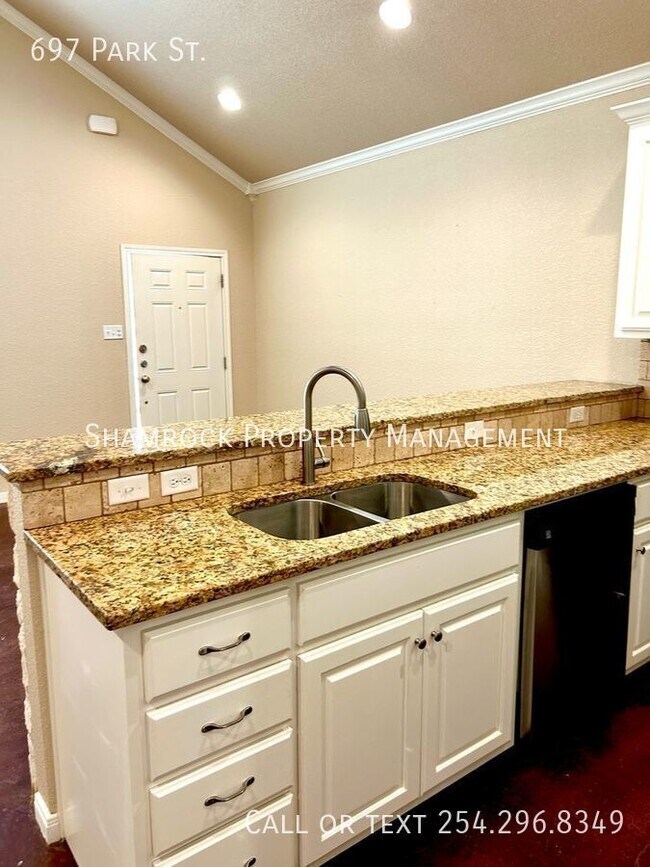 McGregor Springs Square Addition Rental House Rental in Mcgregor, TX