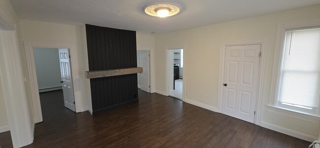 Building Photo - 53 Sumner St Unit 2