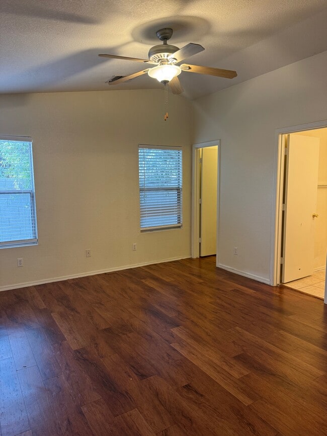 Photo - 813 E Amabisca Cir