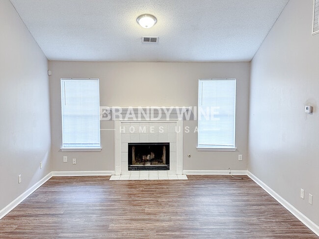 Photo - 1414 Waterton Trail