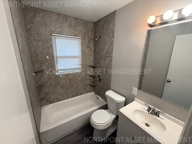 Photo - 3 bed, 1 bath, open layout available now!