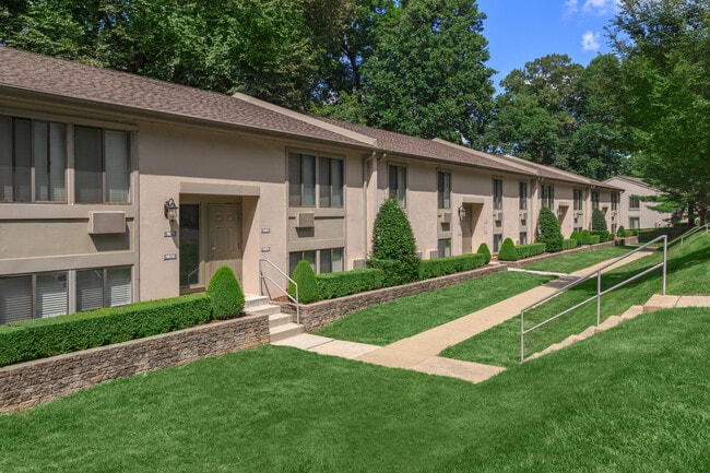 Building Photo - The Grand