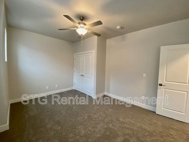 Photo - 438 N Stone Mountain Dr Unit A