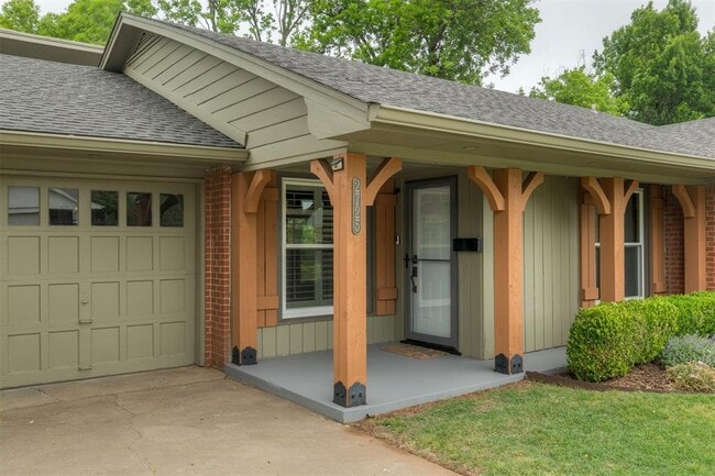 2725 NW 68th St