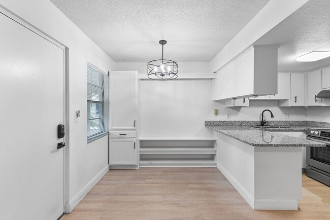 555 62nd St S Unit #106