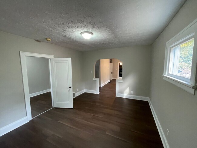 Photo - SECTION 8 and EDEN ACCEPTED!! Spacious New...